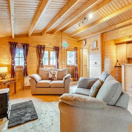 Lochinvar - Clydesdale Log Cabin With Hot Tub إيردري المظهر الخارجي الصورة