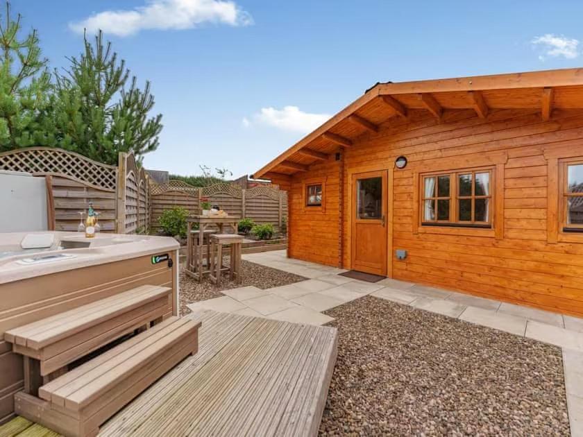 Lochinvar - Clydesdale Log Cabin With Hot Tub إيردري المظهر الخارجي الصورة