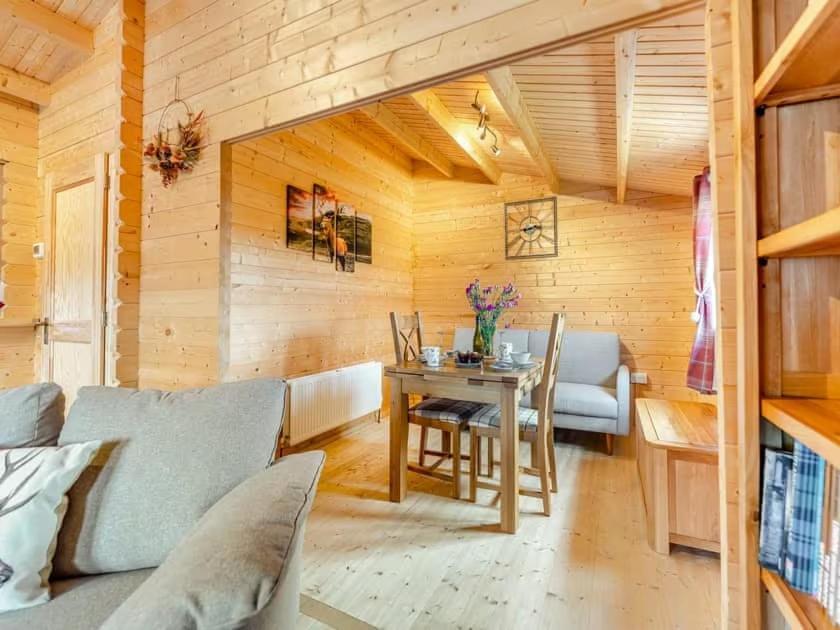 Lochinvar - Clydesdale Log Cabin With Hot Tub إيردري المظهر الخارجي الصورة